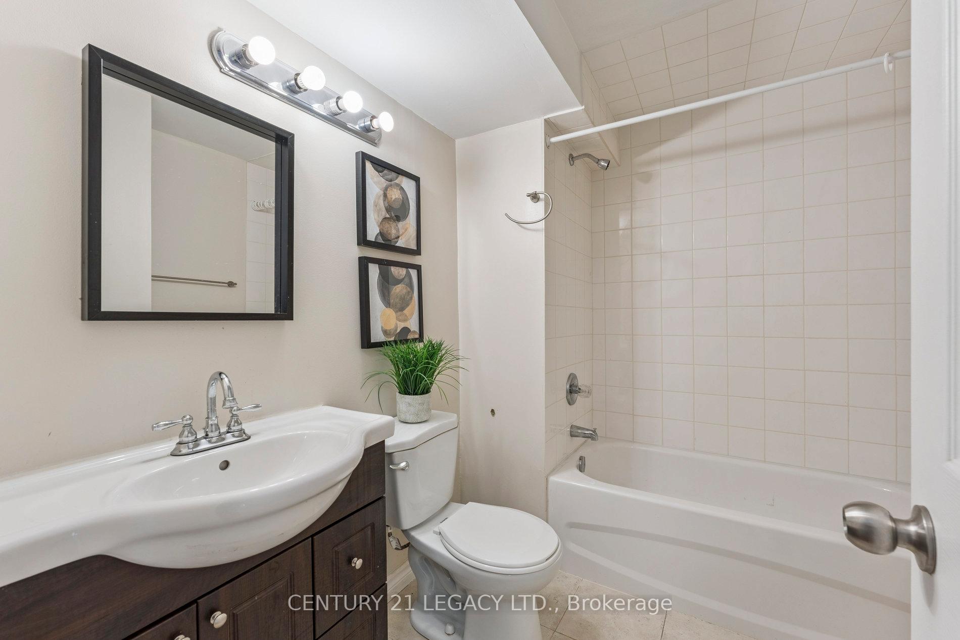Photo 30 of 52 Pennyroyal Crescent, Brampton, Bramalea North Industrial — HOMEH