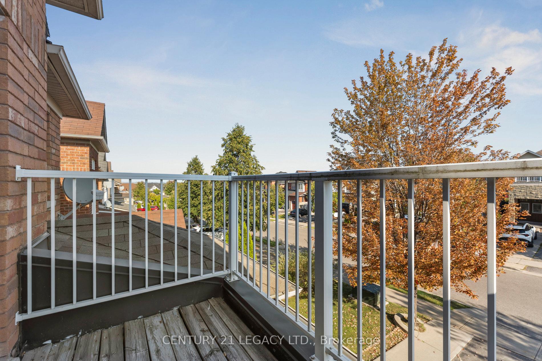 Photo 32 of 52 Pennyroyal Crescent, Brampton, Bramalea North Industrial — HOMEH