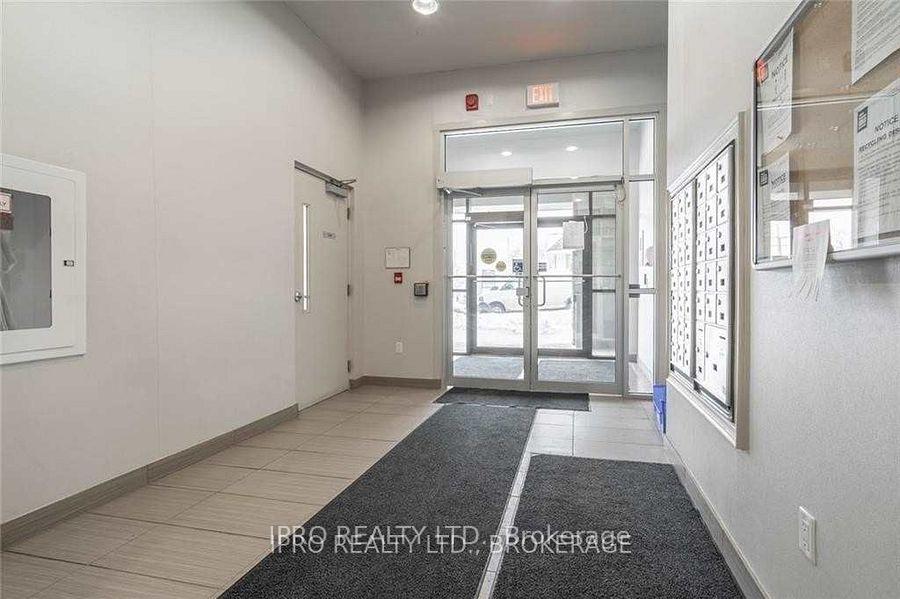Photo 4 of Unit 301, 427 Aberdeen Avenue, Hamilton, Kirkendall — HOMEH