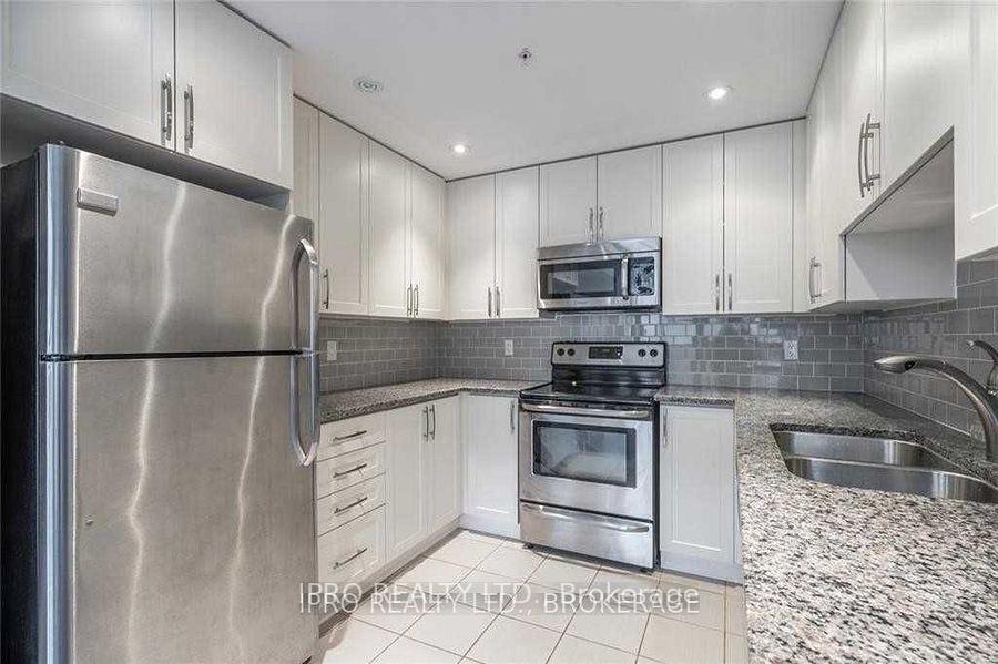 Photo 8 of Unit 301, 427 Aberdeen Avenue, Hamilton, Kirkendall — HOMEH
