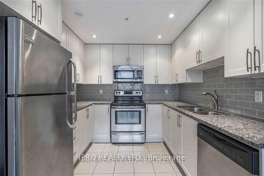 Photo 9 of Unit 301, 427 Aberdeen Avenue, Hamilton, Kirkendall — HOMEH