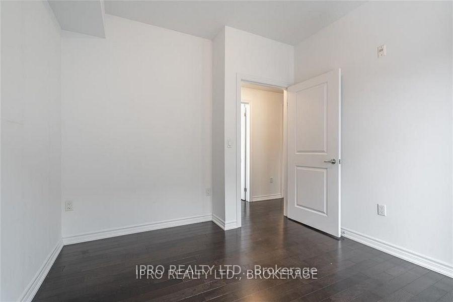 Photo 10 of Unit 301, 427 Aberdeen Avenue, Hamilton, Kirkendall — HOMEH