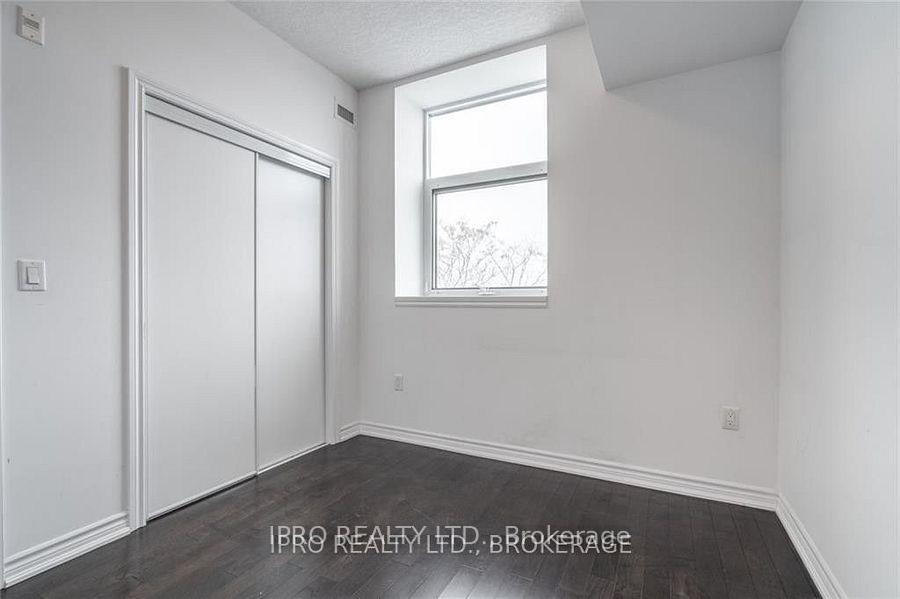 Photo 11 of Unit 301, 427 Aberdeen Avenue, Hamilton, Kirkendall — HOMEH