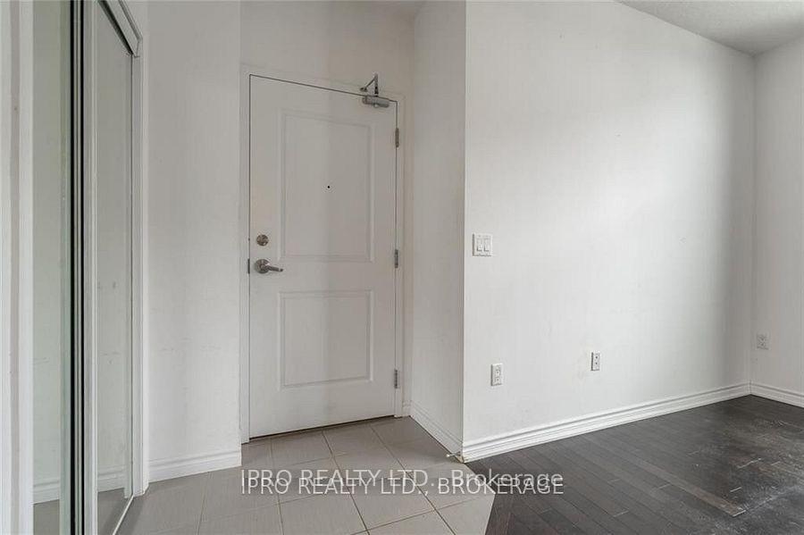 Photo 12 of Unit 301, 427 Aberdeen Avenue, Hamilton, Kirkendall — HOMEH