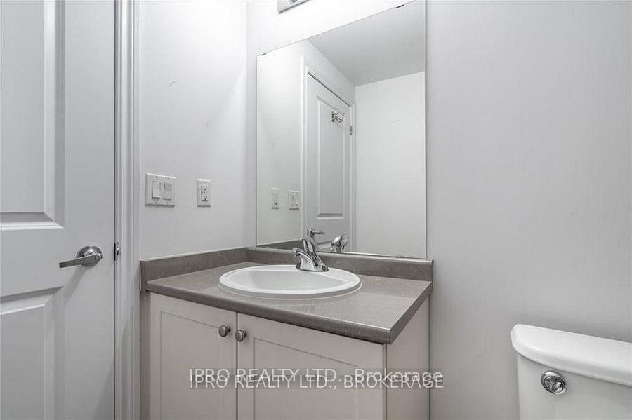 Photo 14 of Unit 301, 427 Aberdeen Avenue, Hamilton, Kirkendall — HOMEH
