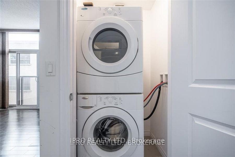 Photo 16 of Unit 301, 427 Aberdeen Avenue, Hamilton, Kirkendall — HOMEH