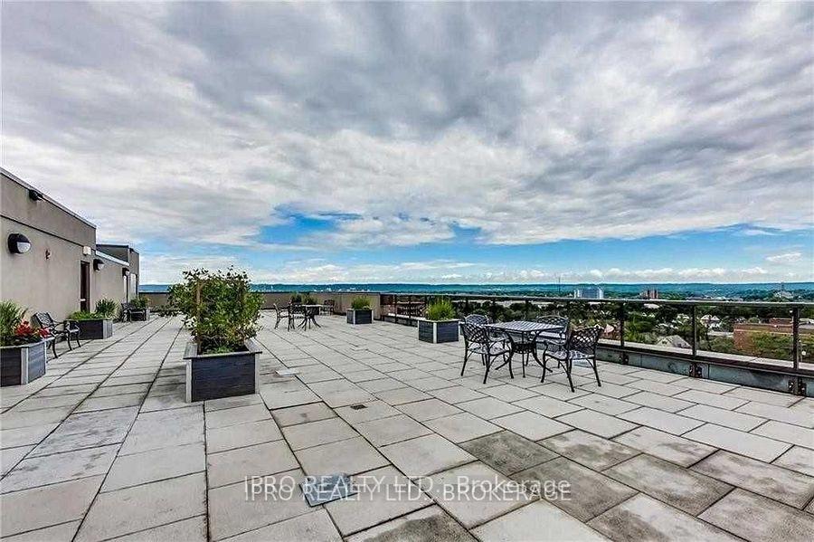 Photo 18 of Unit 301, 427 Aberdeen Avenue, Hamilton, Kirkendall — HOMEH