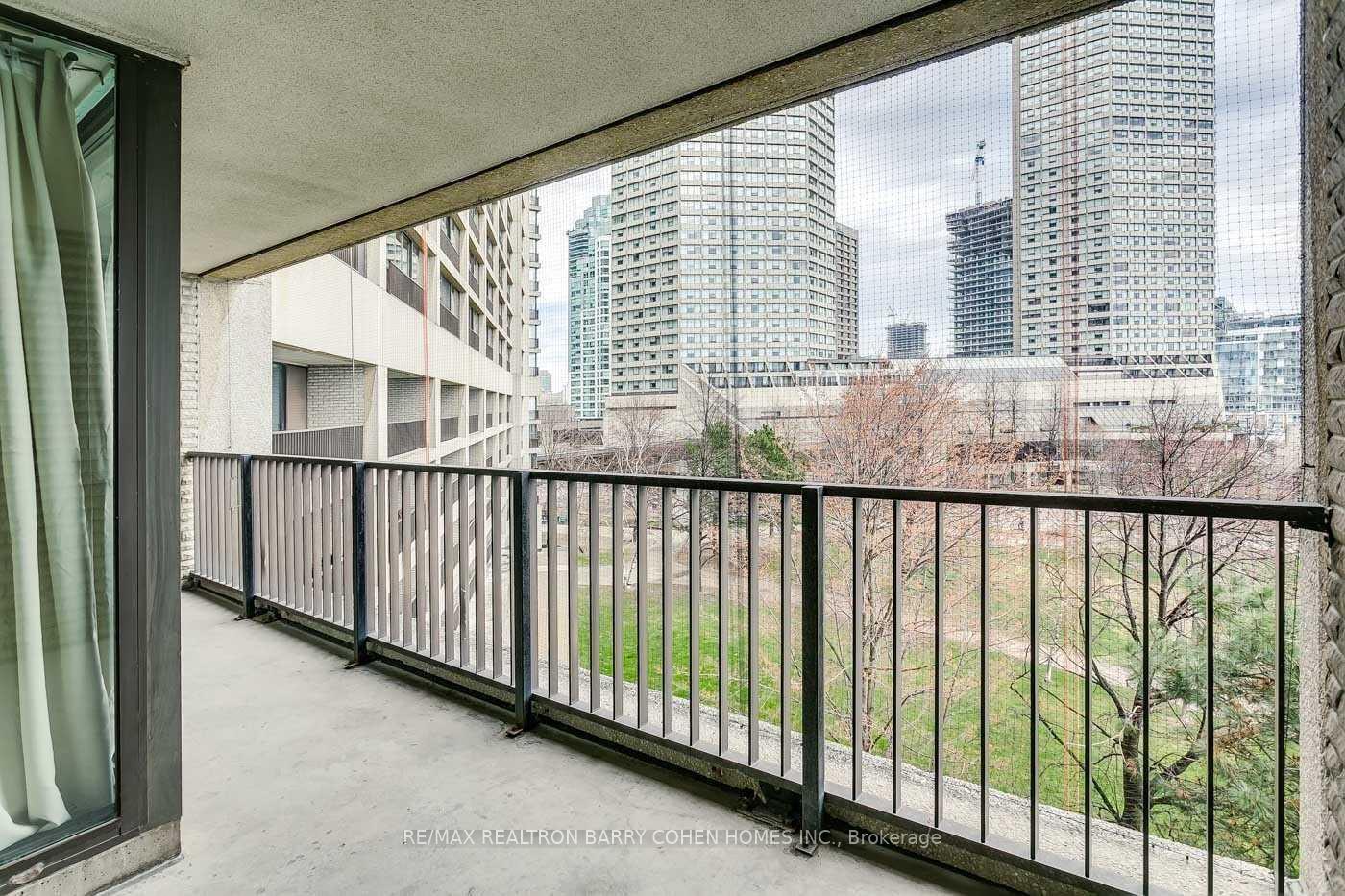 Photo 10 of Unit 503, 33 Harbour Square, Toronto, Waterfront Communities — HOMEH