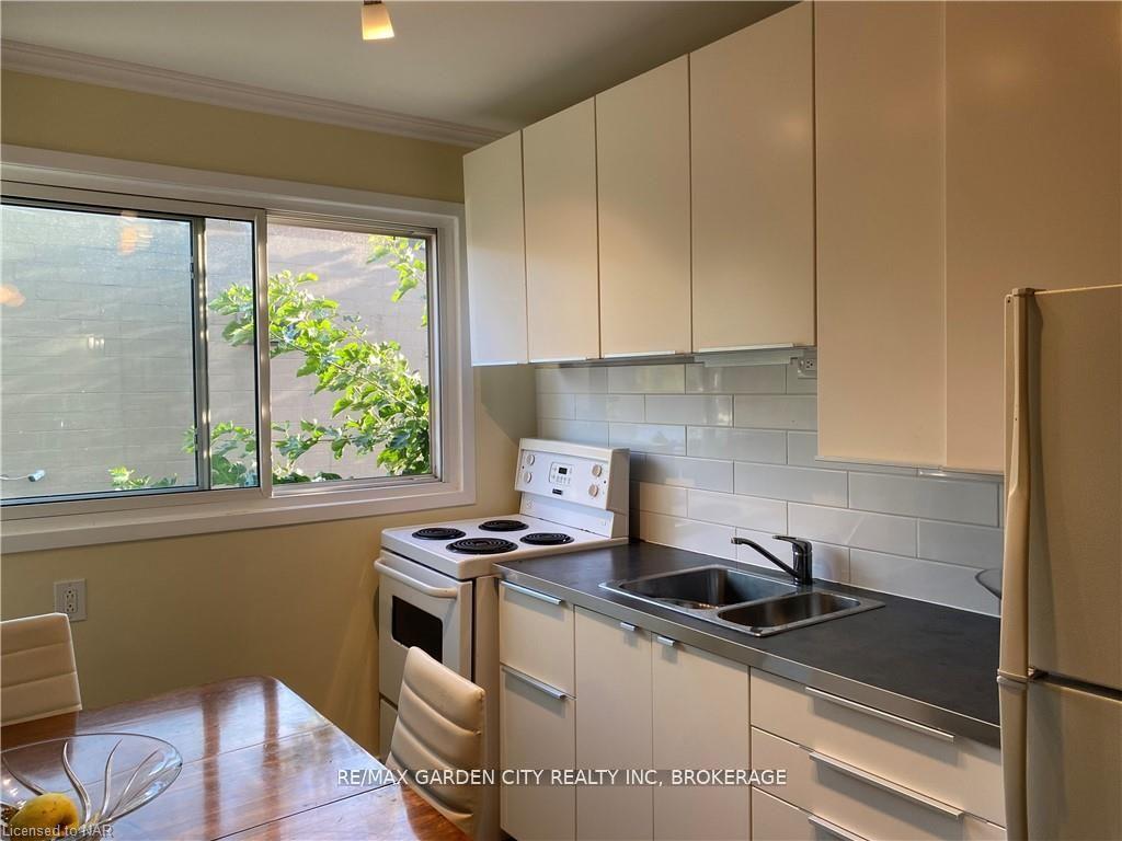 Photo 8 of Unit 5, 1419 Pelham Street, Pelham, Fonthill — HOMEH