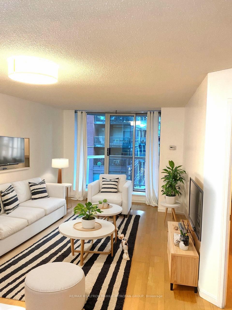 Photo 6 of Unit 605, 330 Adelaide Street E, Toronto, Moss Park — HOMEH