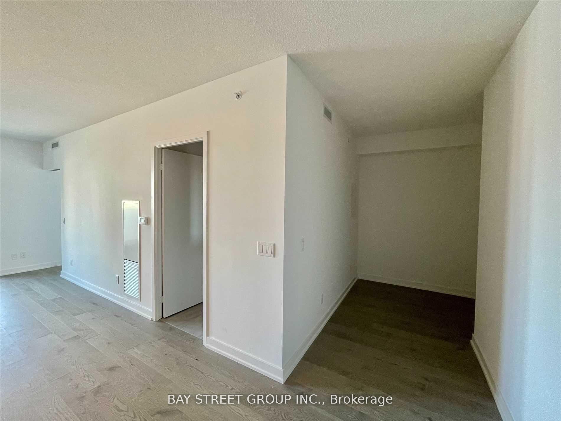 Photo 3 of Unit 303, 25 Richmond Street E, Toronto, Church-Yonge Corridor — HOMEH