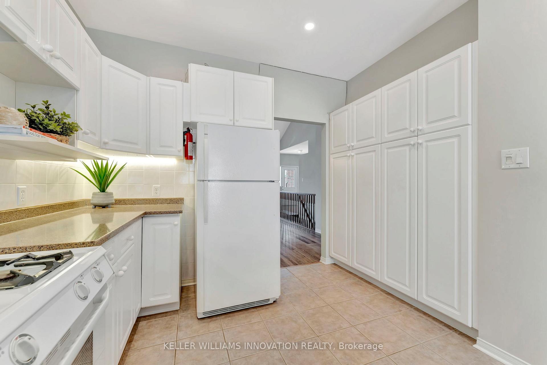 Photo 11 of Unit 10, 450 Westforest Trail, Kitchener — HOMEH