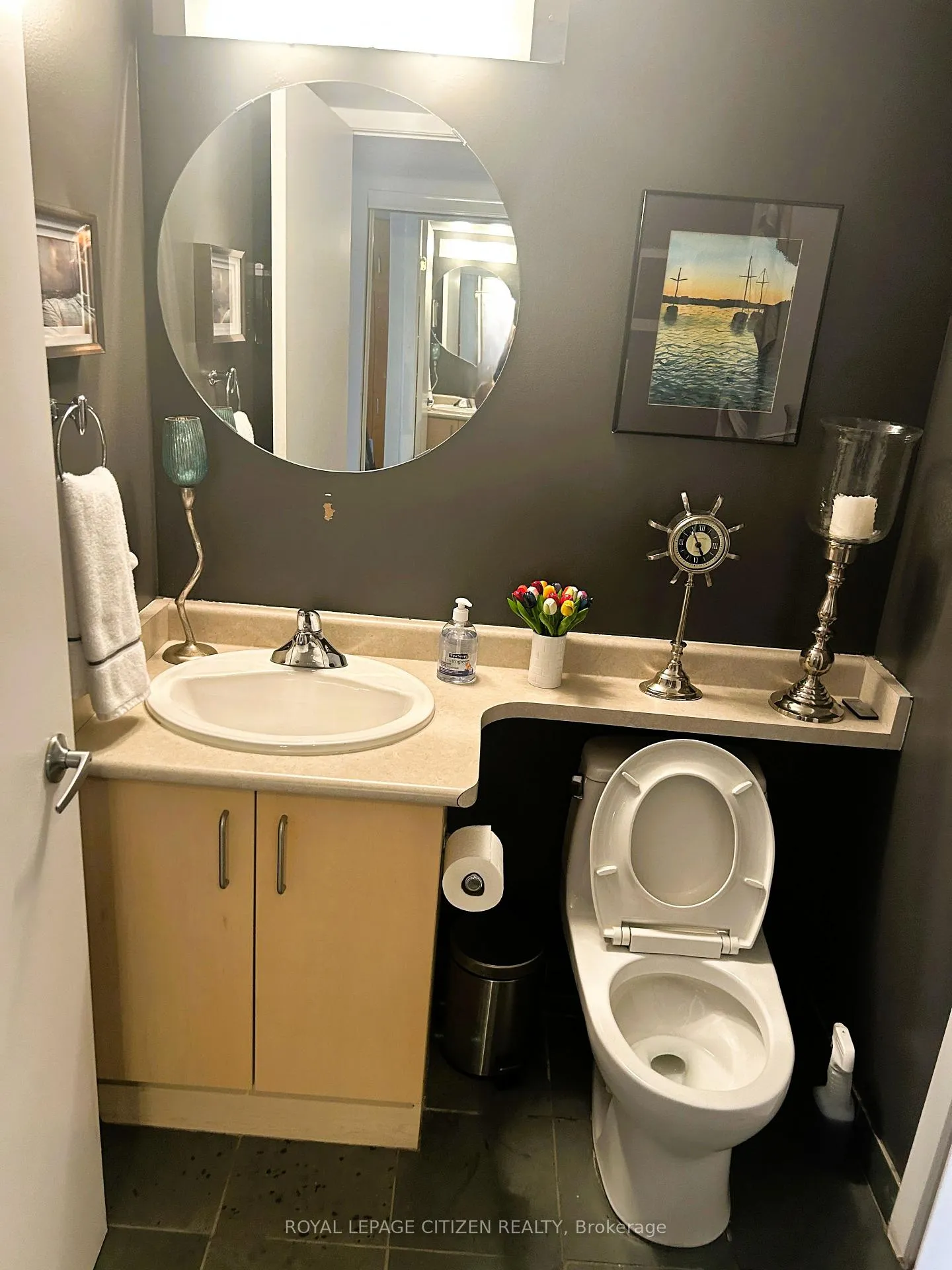 Photo 10 of Unit 427, 550 Queens Quay, Toronto, Waterfront Communities — HOMEH