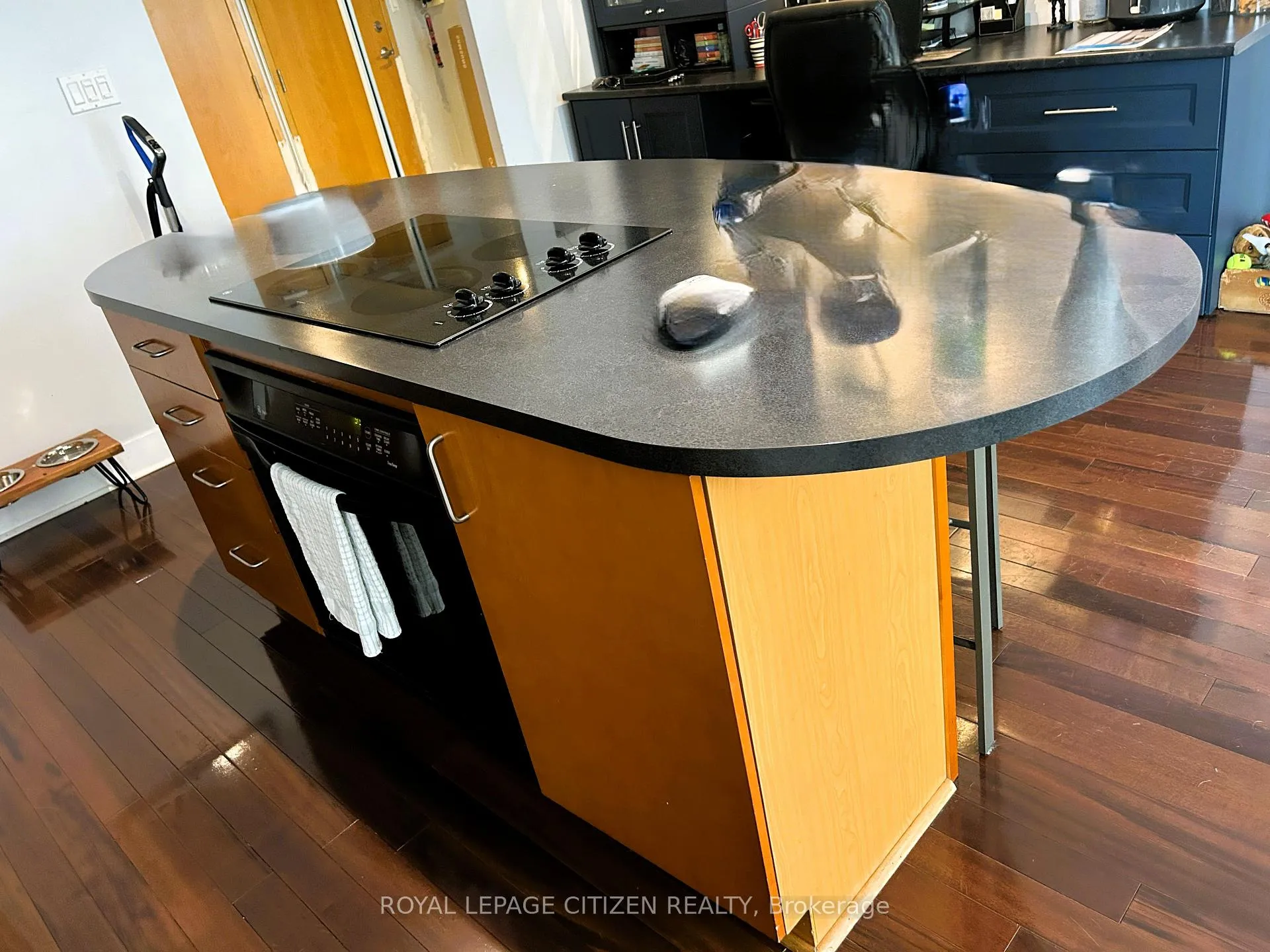 Photo 15 of Unit 427, 550 Queens Quay, Toronto, Waterfront Communities — HOMEH