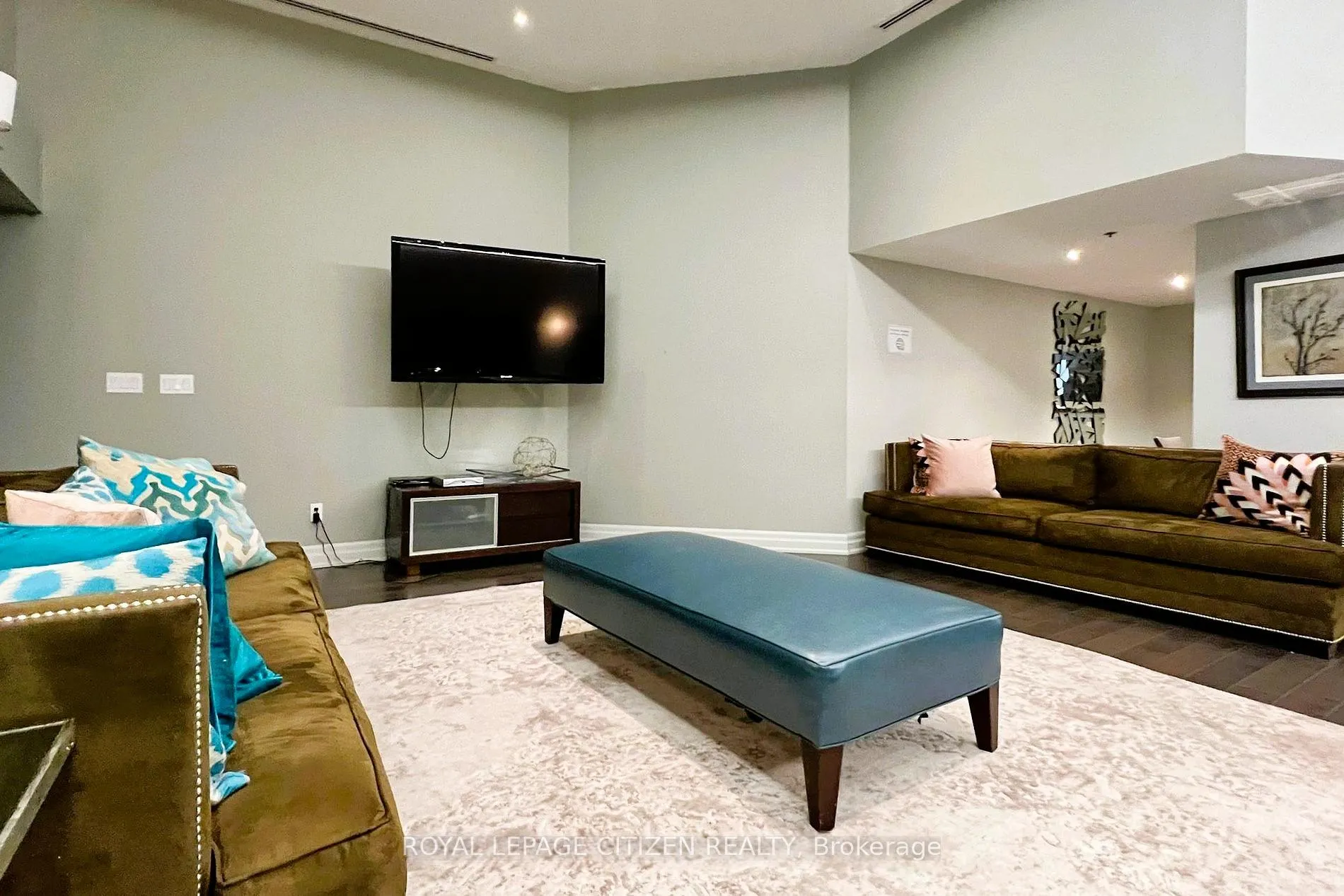 Photo 36 of Unit 427, 550 Queens Quay, Toronto, Waterfront Communities — HOMEH