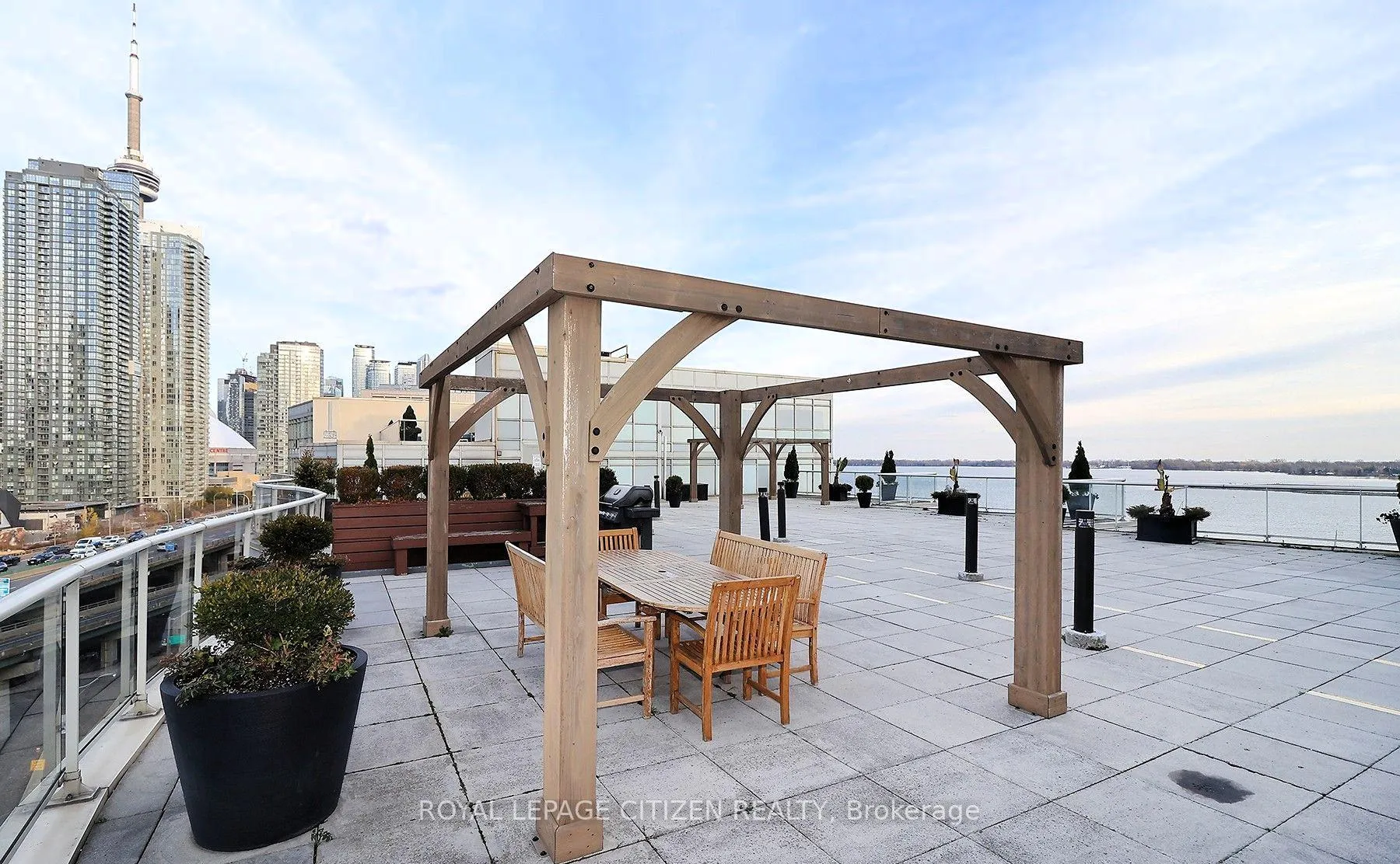 Photo 43 of Unit 427, 550 Queens Quay, Toronto, Waterfront Communities — HOMEH