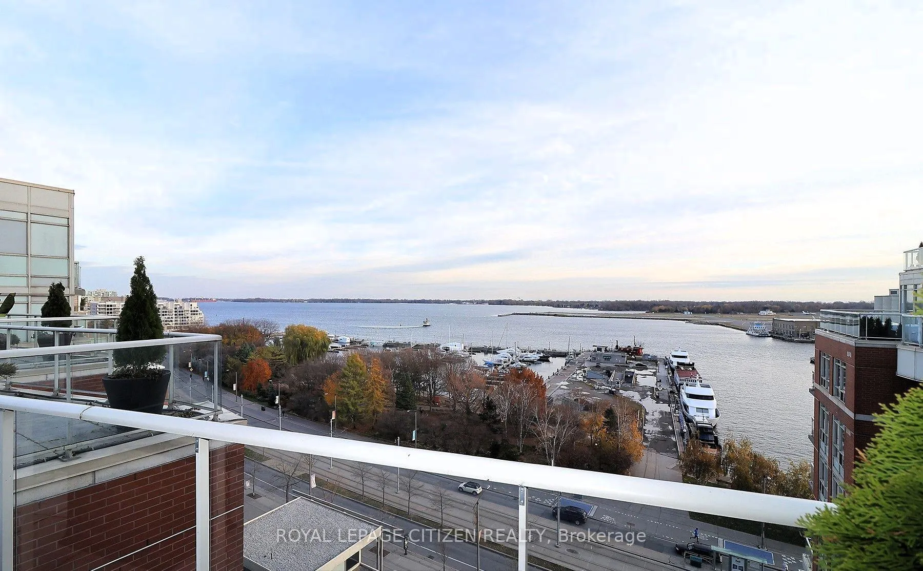Photo 44 of Unit 427, 550 Queens Quay, Toronto, Waterfront Communities — HOMEH
