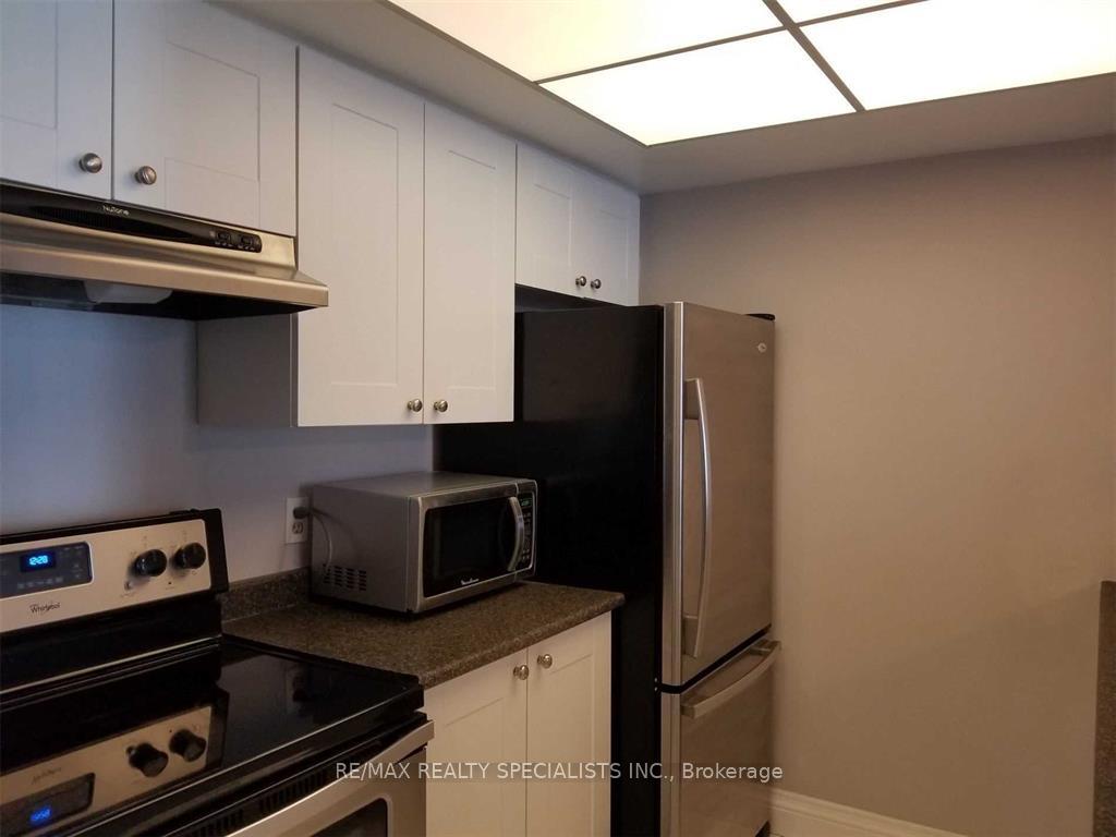 Photo 6 of Unit 206, 75 Ellen Street, Barrie, City Centre — HOMEH