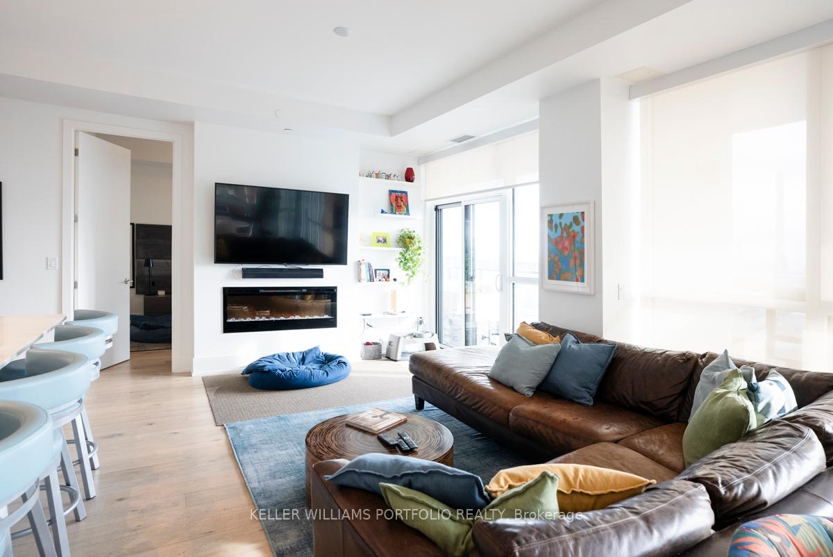 Front of Unit 802, 1331 Queen Street E