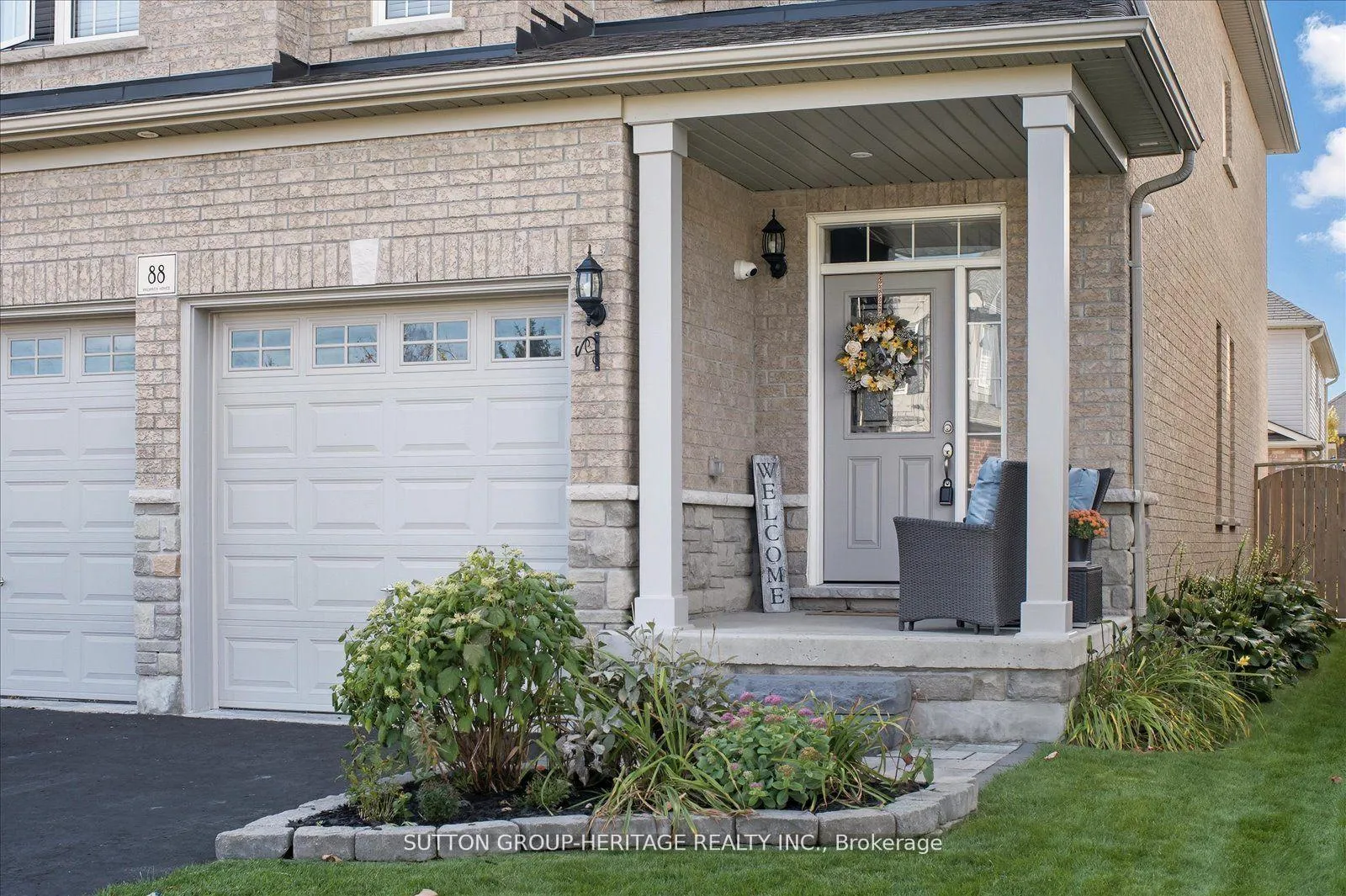 Photo 2 of 88 Roy Nichols Drive, Clarington, Courtice — HOMEH
