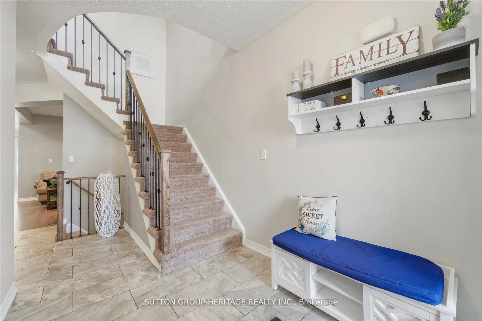 Photo 5 of 88 Roy Nichols Drive, Clarington, Courtice — HOMEH