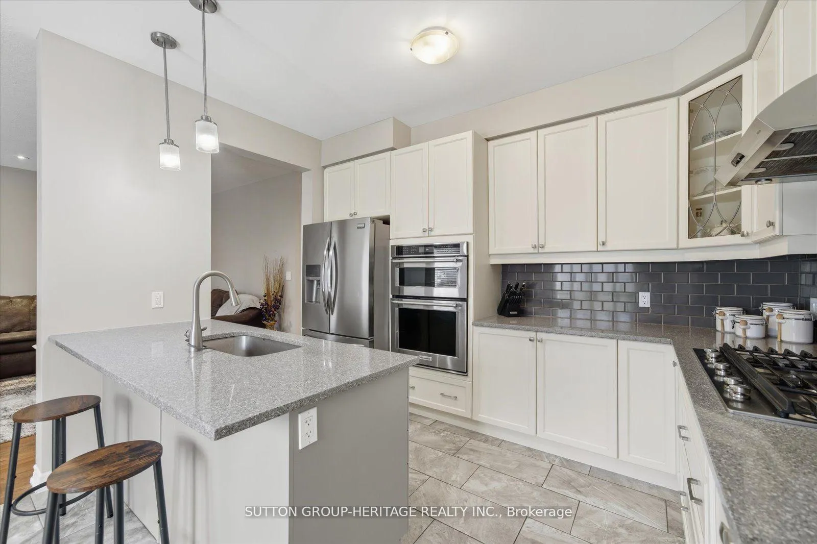 Photo 17 of 88 Roy Nichols Drive, Clarington, Courtice — HOMEH
