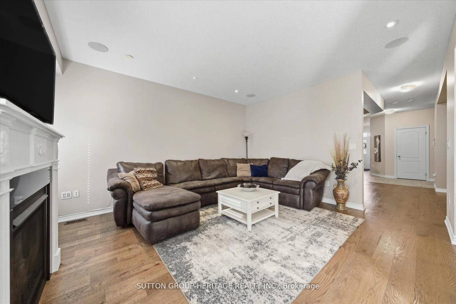Photo 21 of 88 Roy Nichols Drive, Clarington, Courtice — HOMEH