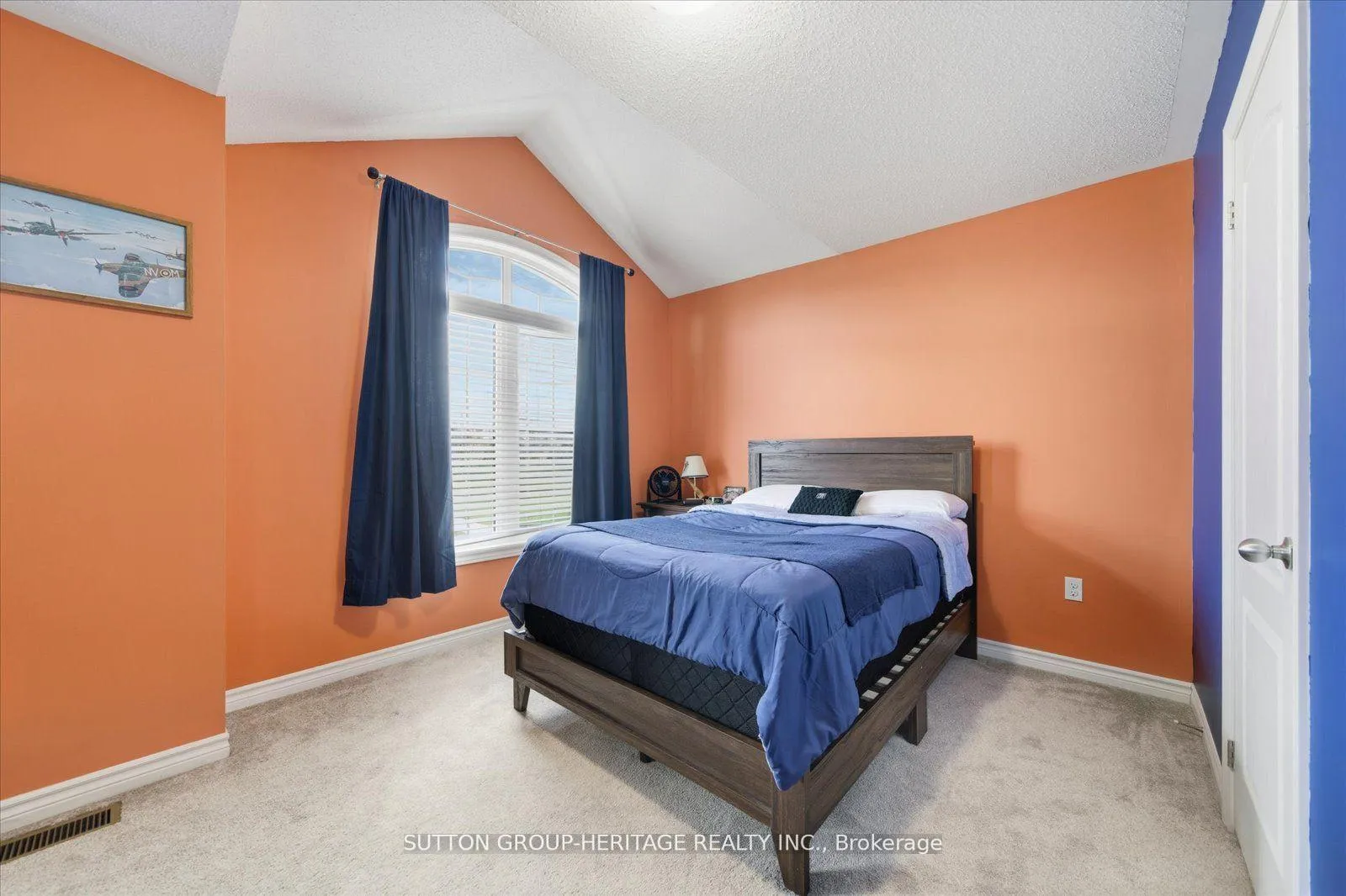Photo 35 of 88 Roy Nichols Drive, Clarington, Courtice — HOMEH