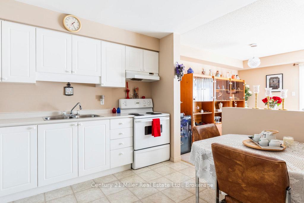 Photo 12 of Unit 45, 920 Edinburgh Road S, Guelph, Kortright West — HOMEH