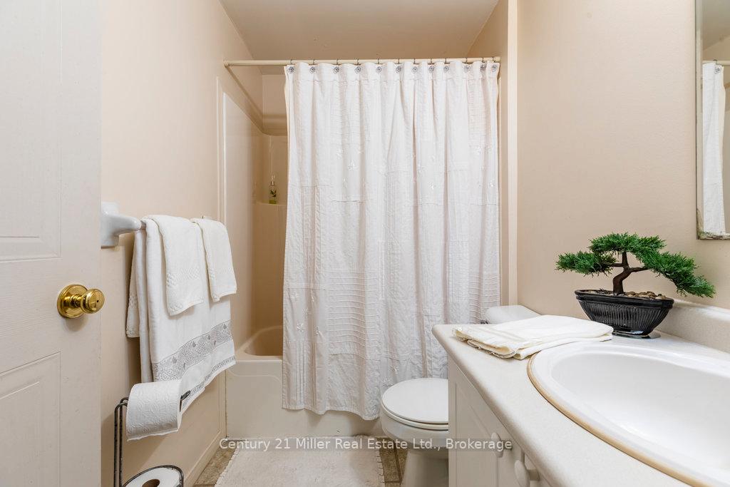 Photo 25 of Unit 45, 920 Edinburgh Road S, Guelph, Kortright West — HOMEH