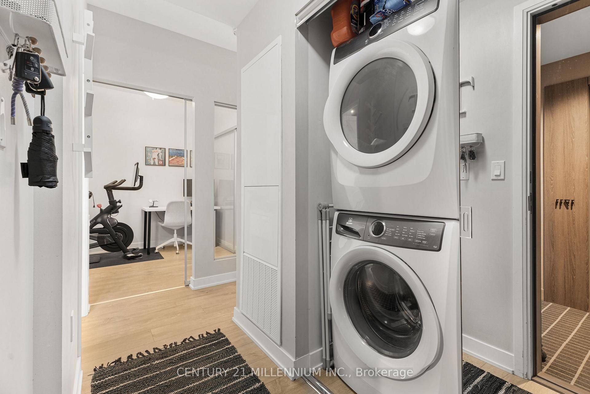 Photo 6 of Unit 1712, 27 Bathurst Street, Toronto, Waterfront Communities — HOMEH