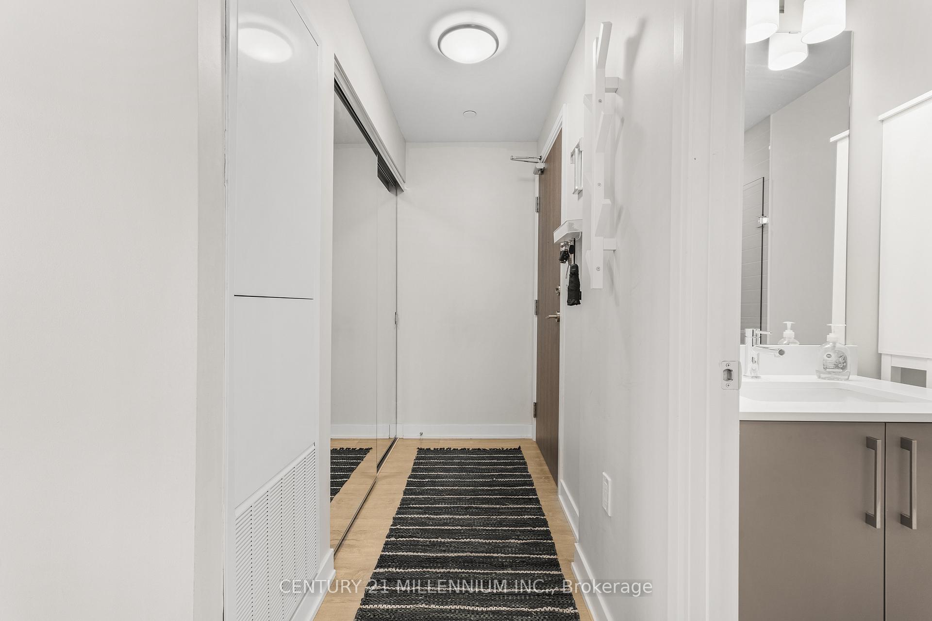 Photo 10 of Unit 1712, 27 Bathurst Street, Toronto, Waterfront Communities — HOMEH