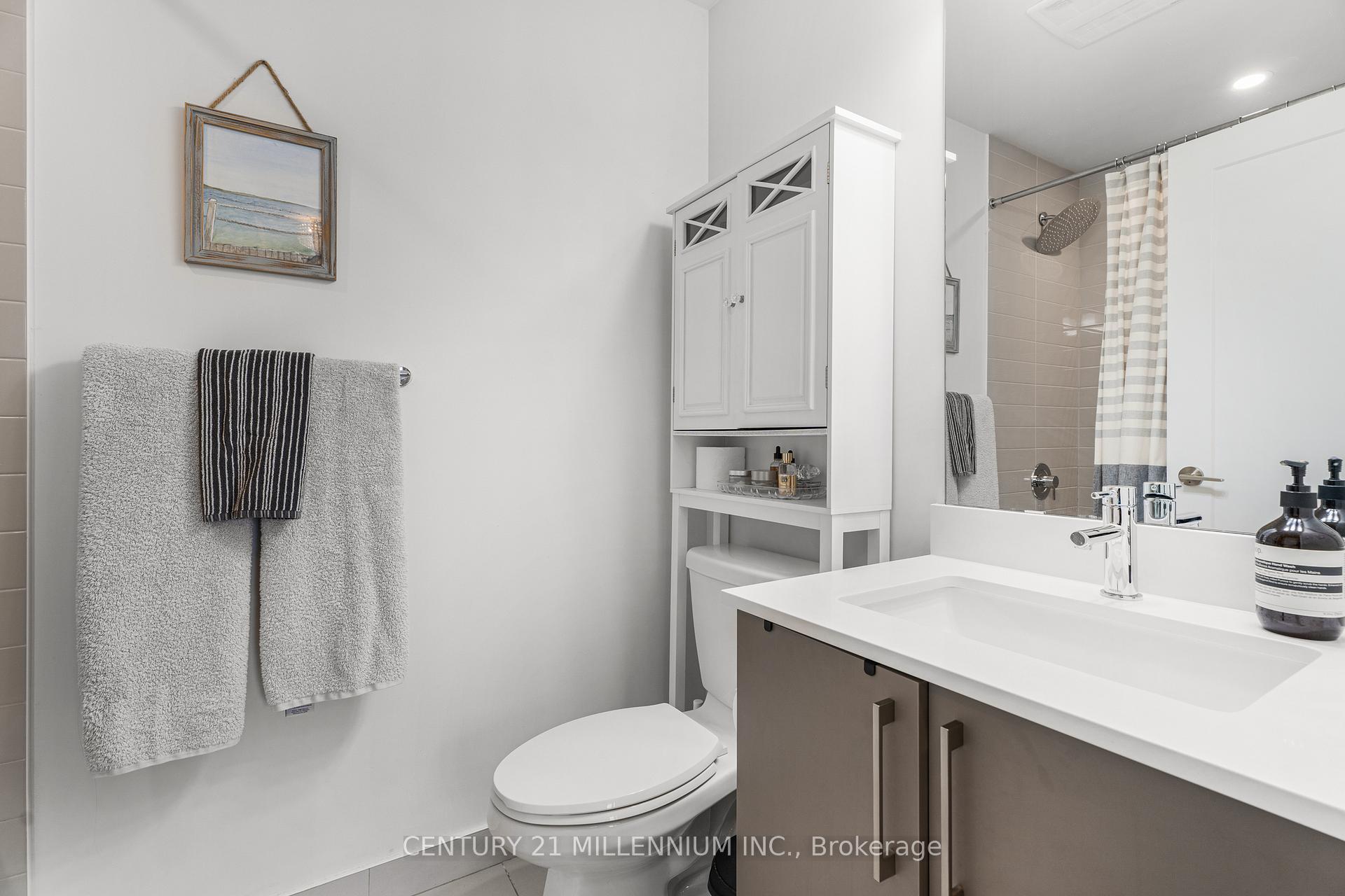 Photo 18 of Unit 1712, 27 Bathurst Street, Toronto, Waterfront Communities — HOMEH