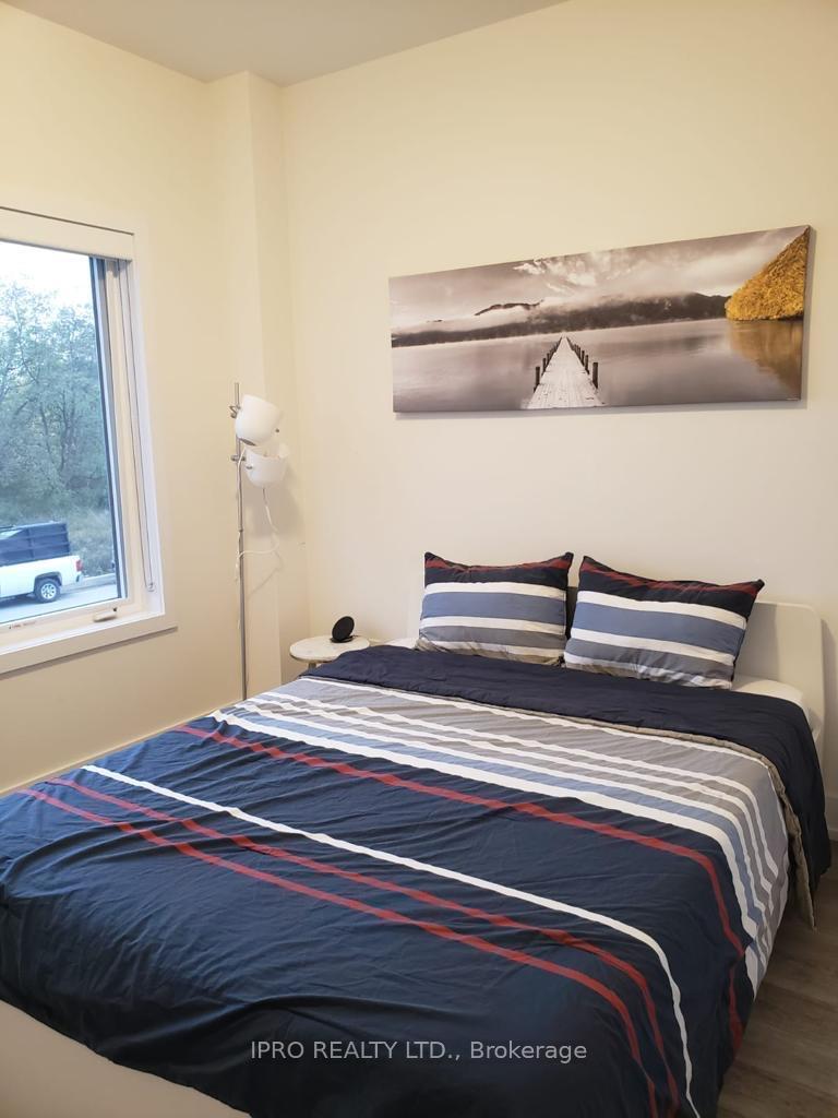Photo 10 of Unit 8, 115 Shoreview Place, Hamilton, Lakeshore — HOMEH