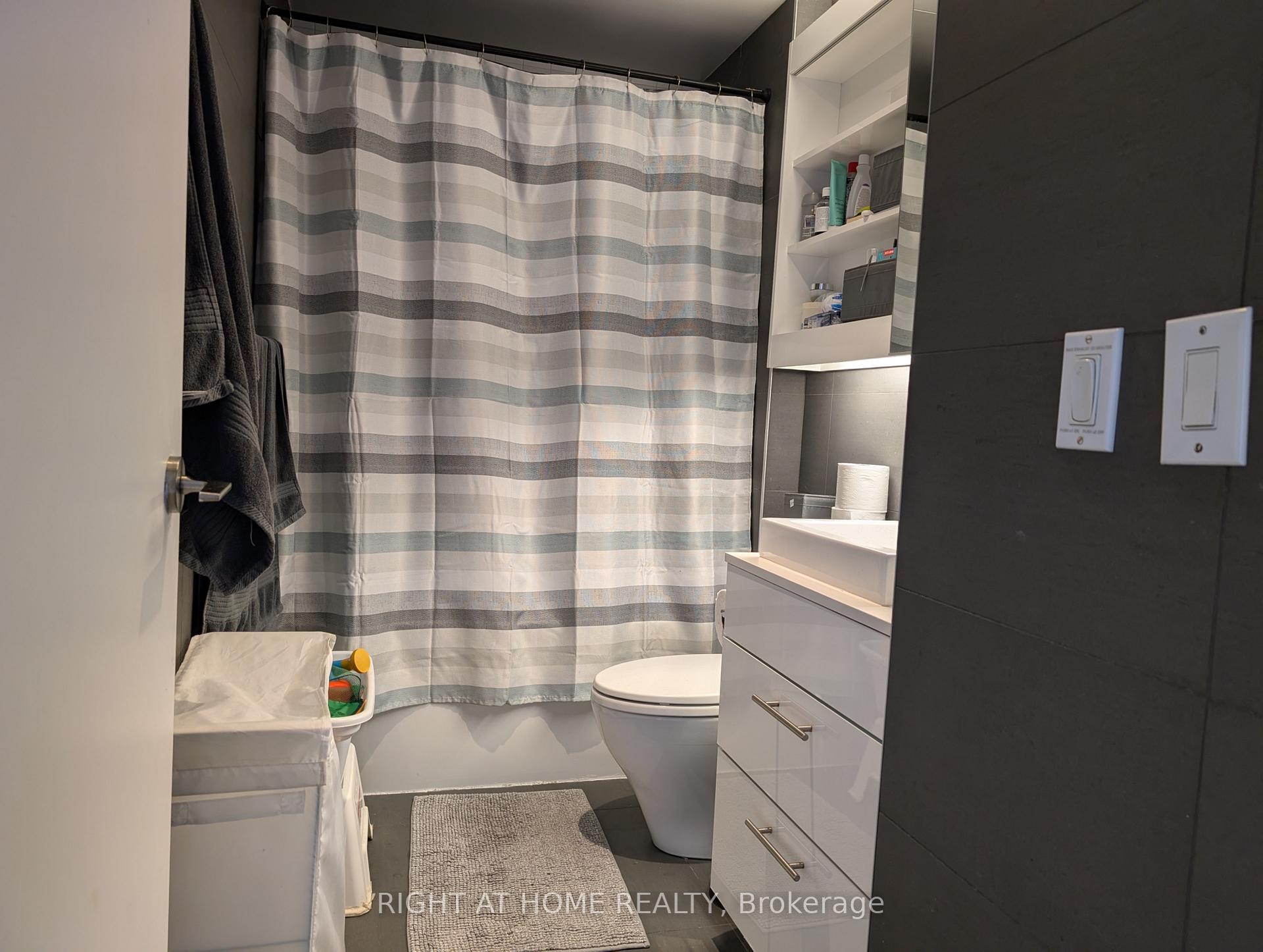 Photo 9 of Unit 618, 32 Trolley Crescent, Toronto, Moss Park — HOMEH