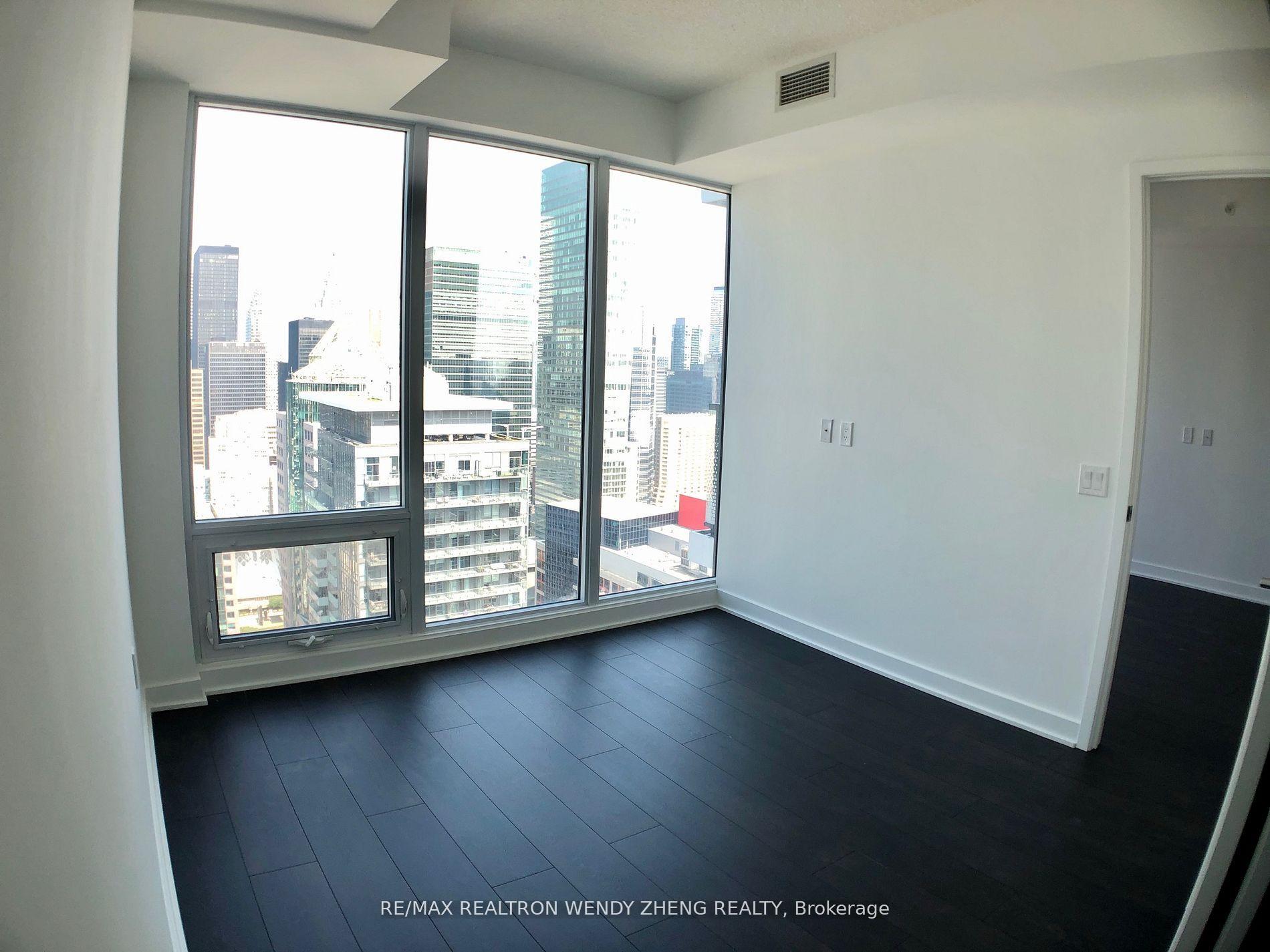 Photo 5 of Unit 4209, 125 Blue Jays Way, Toronto, Waterfront Communities — HOMEH
