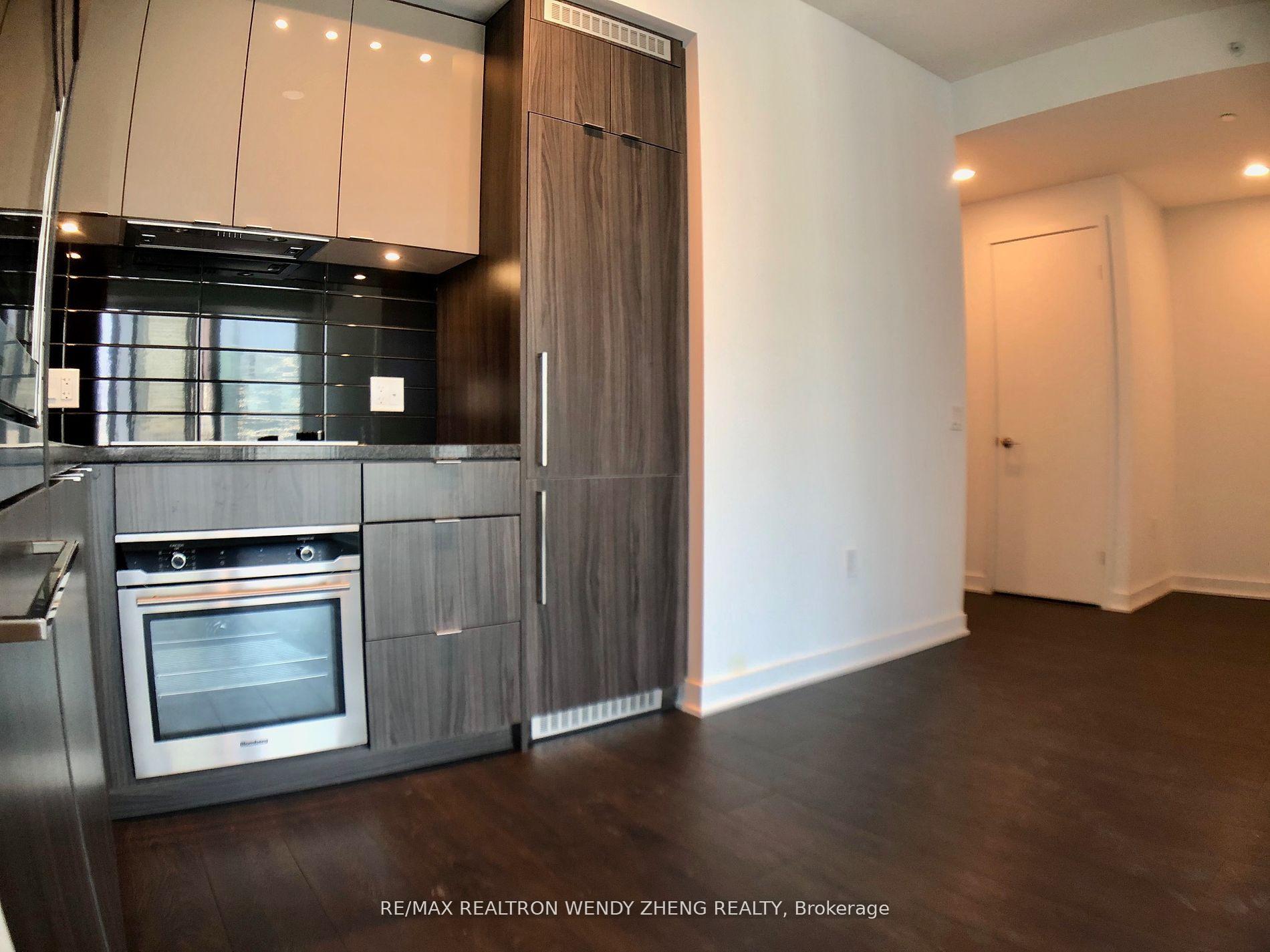 Photo 8 of Unit 4209, 125 Blue Jays Way, Toronto, Waterfront Communities — HOMEH