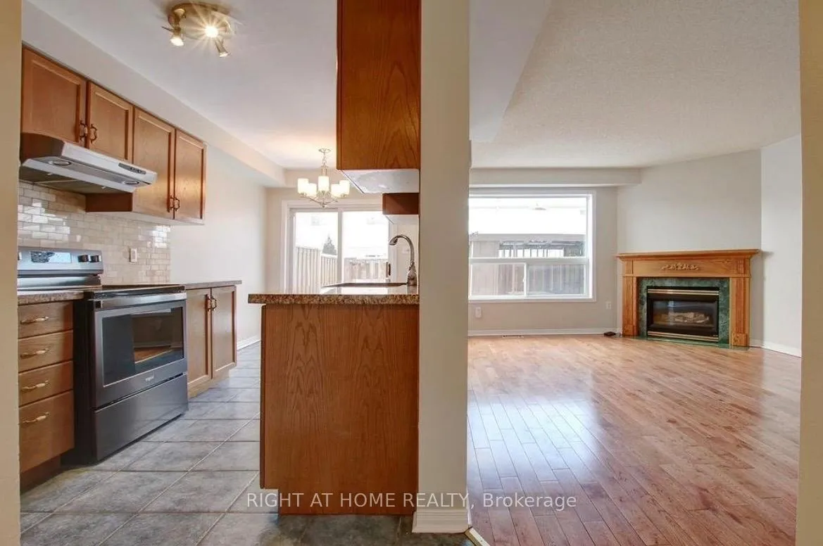Photo 2 of Unit 43, 104 Frances Avenue, Hamilton, Lakeshore — HOMEH