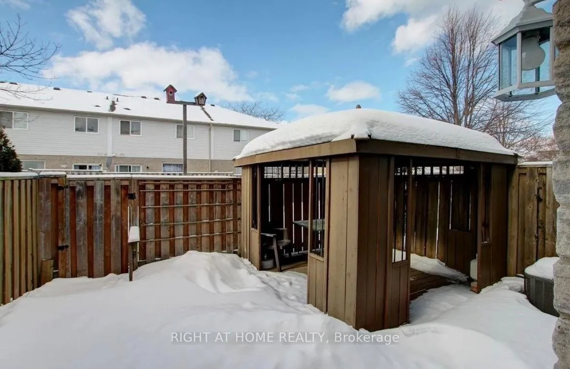 Photo 13 of Unit 43, 104 Frances Avenue, Hamilton, Lakeshore — HOMEH