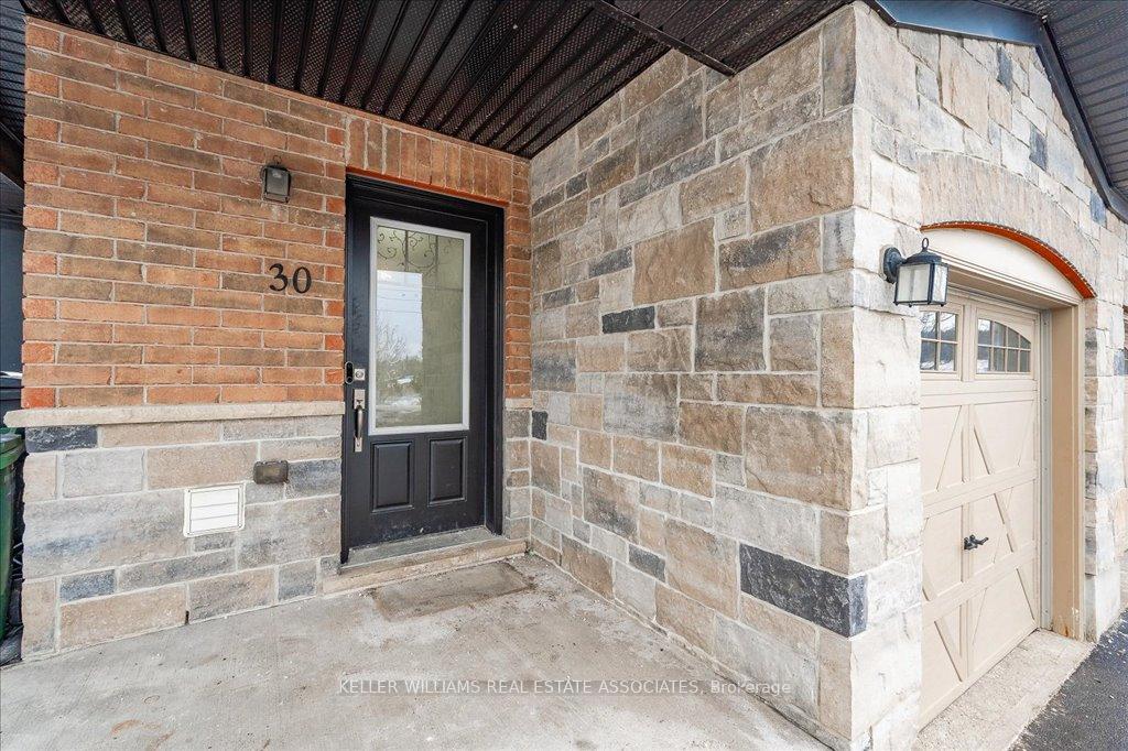Photo 2 of 30 Arlington Crescent W, Guelph, Pineridge/Westminster Woods — HOMEH