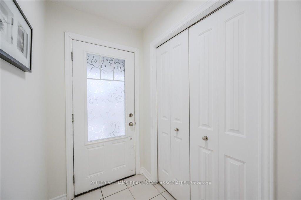 Photo 3 of 30 Arlington Crescent W, Guelph, Pineridge/Westminster Woods — HOMEH