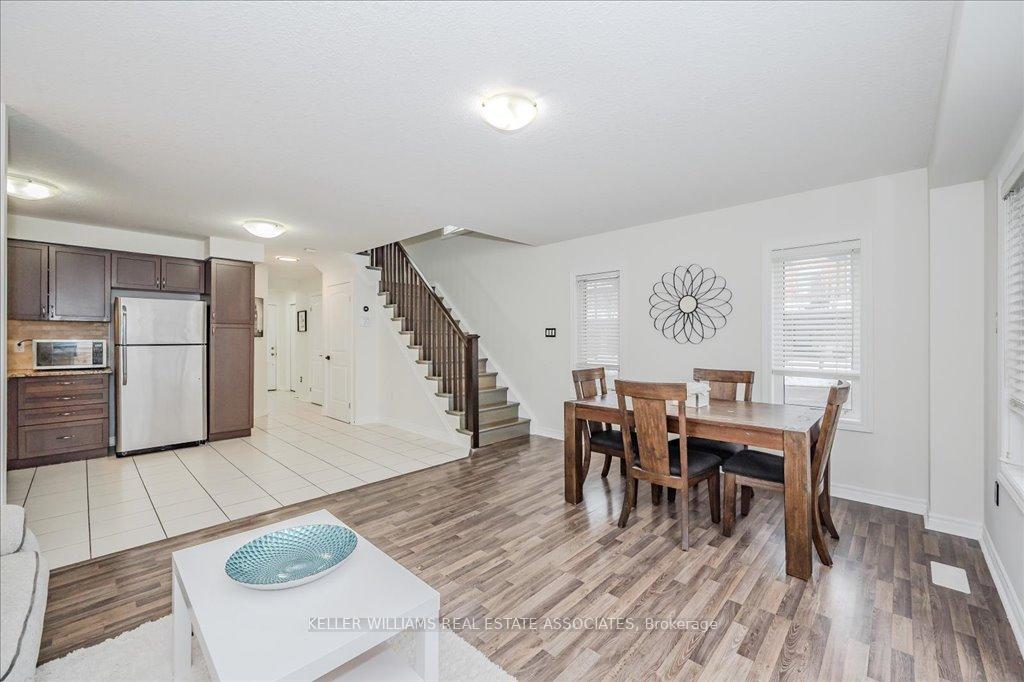 Photo 8 of 30 Arlington Crescent W, Guelph, Pineridge/Westminster Woods — HOMEH
