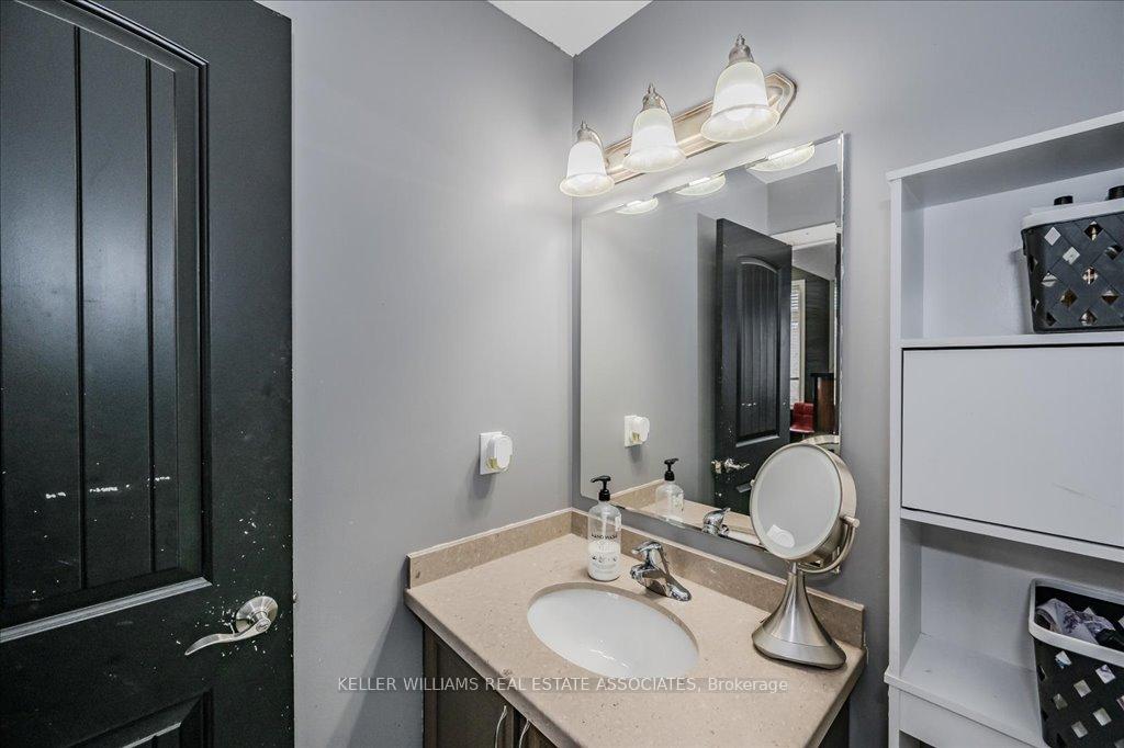 Photo 17 of 30 Arlington Crescent W, Guelph, Pineridge/Westminster Woods — HOMEH