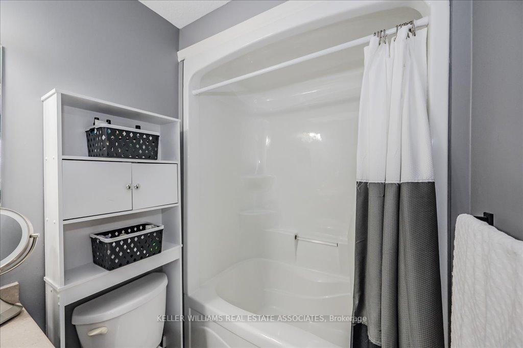 Photo 18 of 30 Arlington Crescent W, Guelph, Pineridge/Westminster Woods — HOMEH