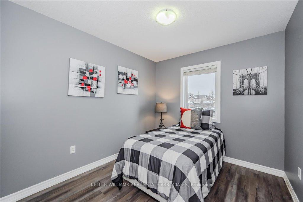 Photo 19 of 30 Arlington Crescent W, Guelph, Pineridge/Westminster Woods — HOMEH