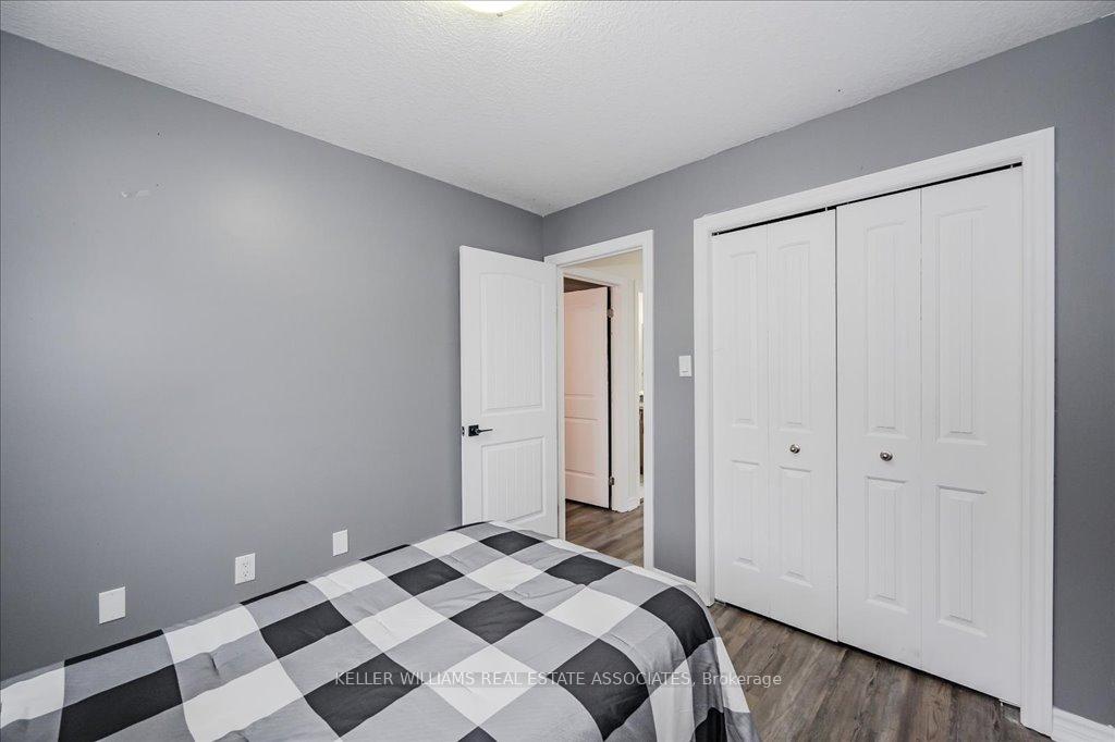 Photo 20 of 30 Arlington Crescent W, Guelph, Pineridge/Westminster Woods — HOMEH
