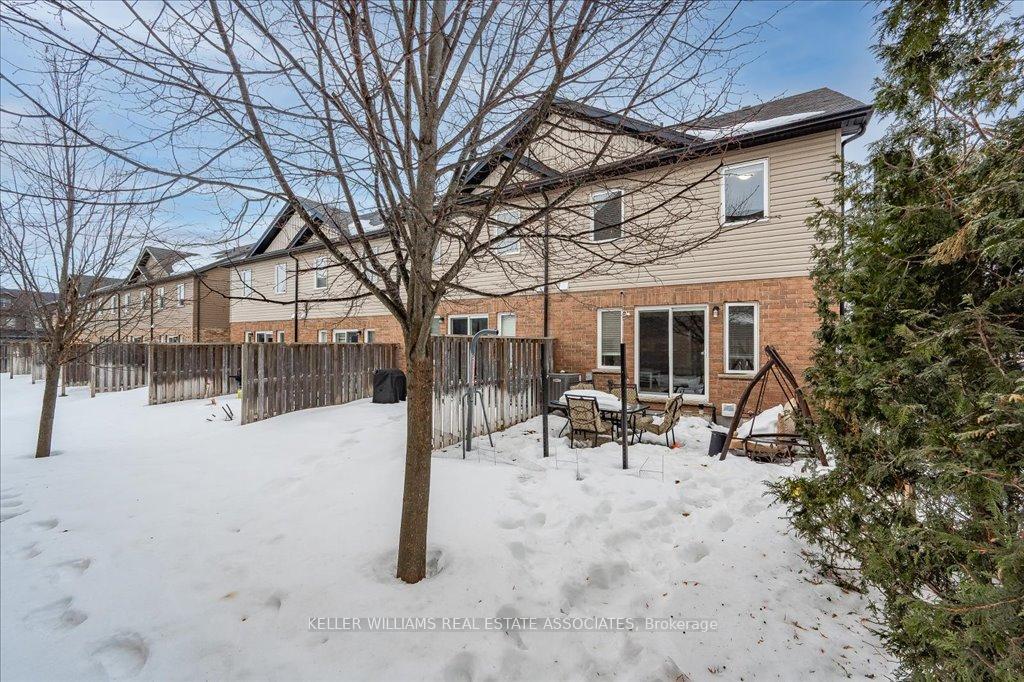Photo 27 of 30 Arlington Crescent W, Guelph, Pineridge/Westminster Woods — HOMEH
