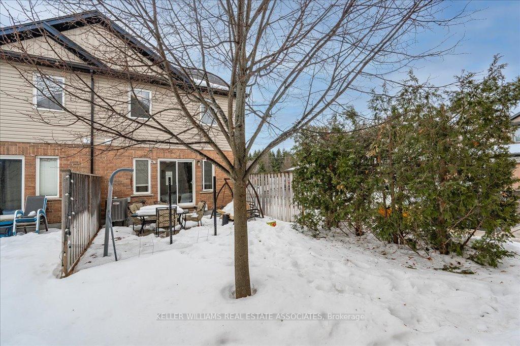 Photo 28 of 30 Arlington Crescent W, Guelph, Pineridge/Westminster Woods — HOMEH