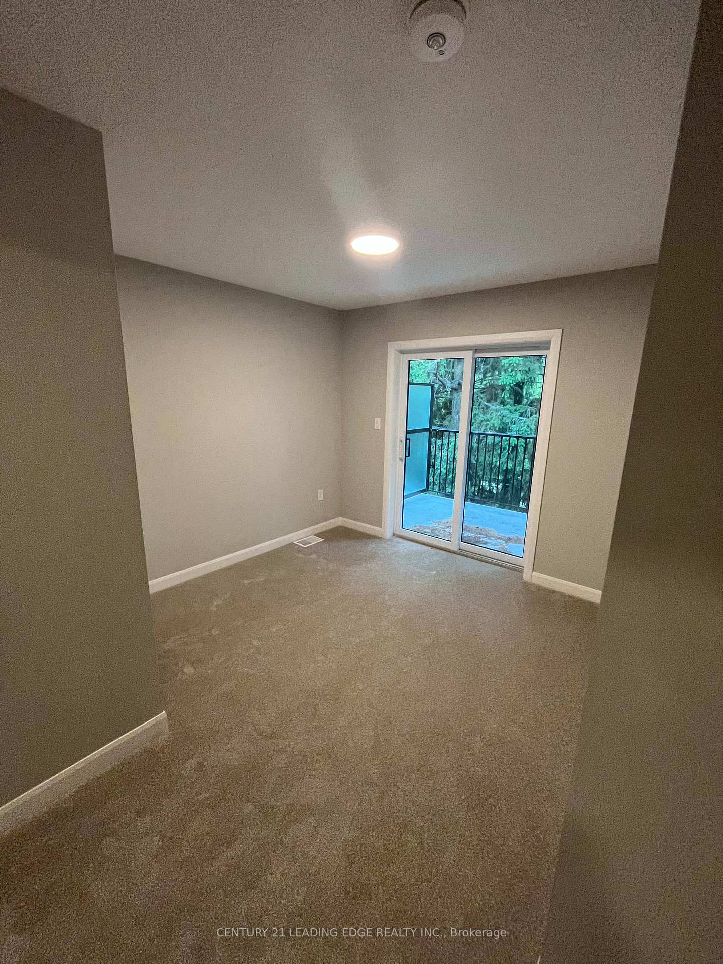 Photo 6 of Unit 305, 708 Woolwich Street, Guelph, Riverside Park — HOMEH
