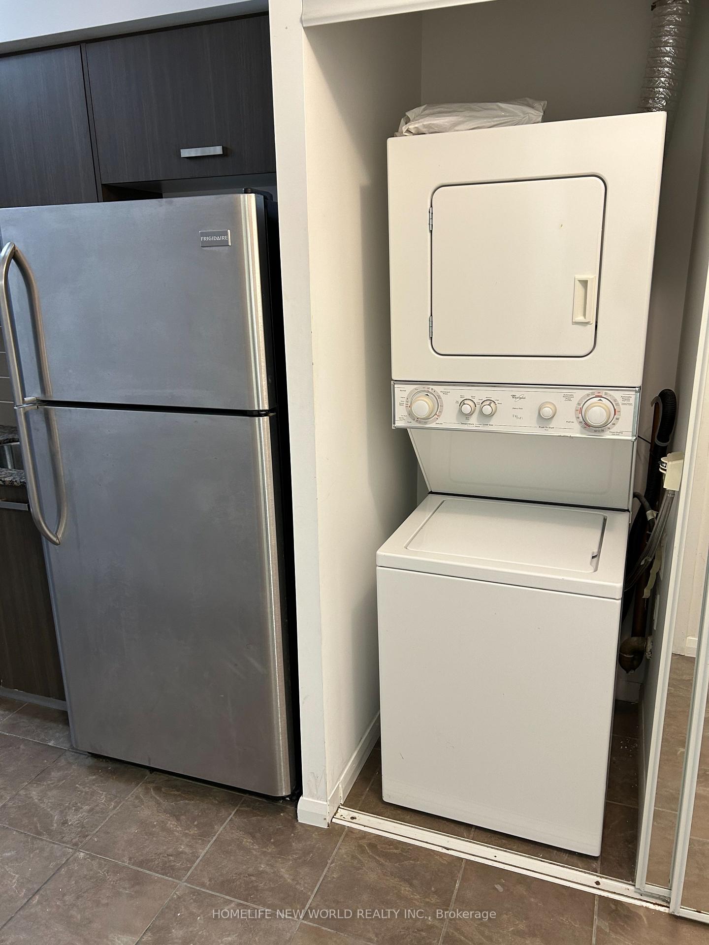 Photo 11 of Unit 807, 832 Bay Street, Toronto, Bay Street Corridor — HOMEH